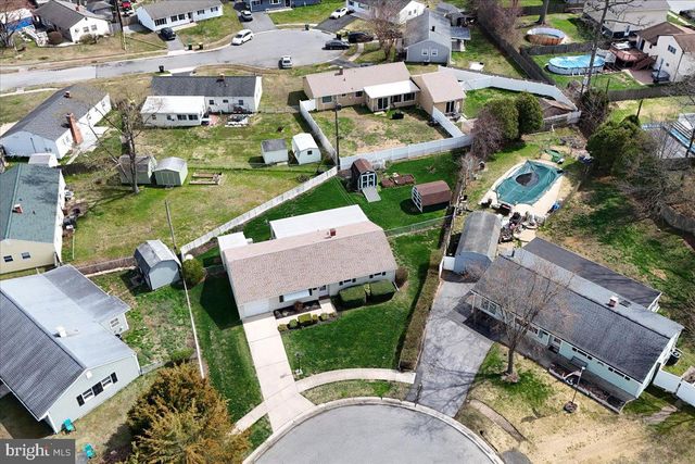 1 LINDA CIR, Newark, DE 19713