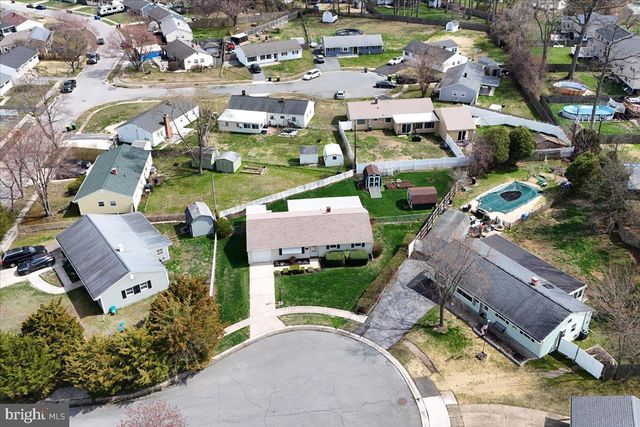 1 LINDA CIR, Newark, DE 19713