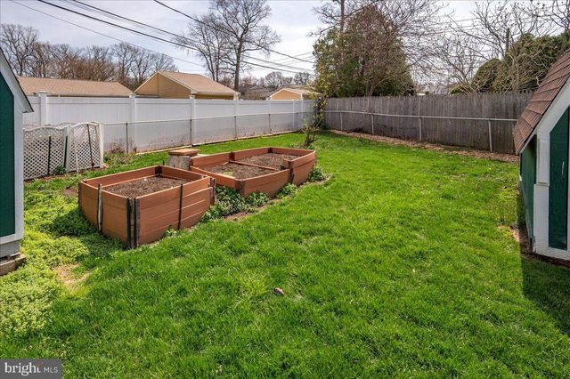 1 LINDA CIR, Newark, DE 19713