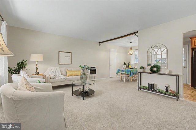 1 LINDA CIR, Newark, DE 19713