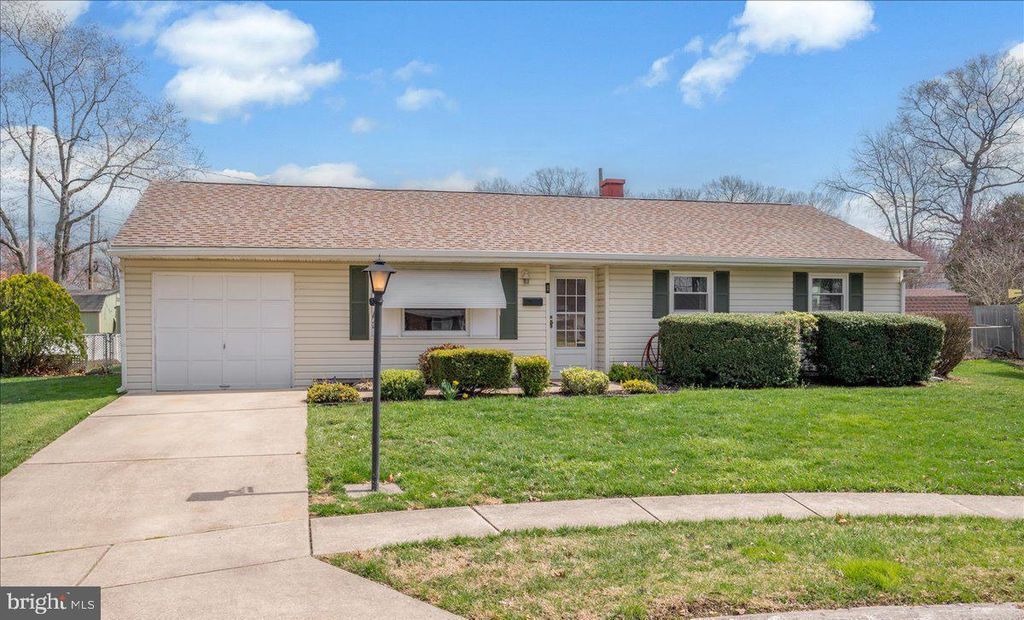 1 LINDA CIR, Newark, DE 19713