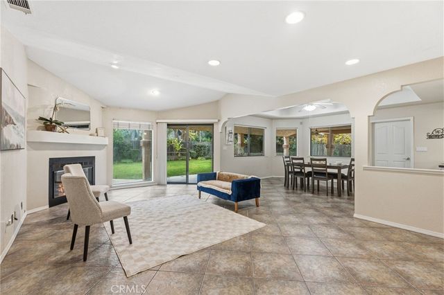 375 W Hagler Avenue, Fresno, CA 93711