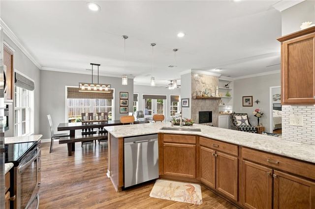 129 Holiday Road 22, Buford, GA 30518