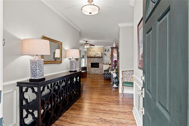 129 Holiday Road 22, Buford, GA 30518
