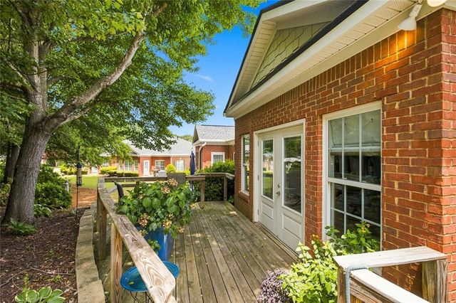 129 Holiday Road 22, Buford, GA 30518