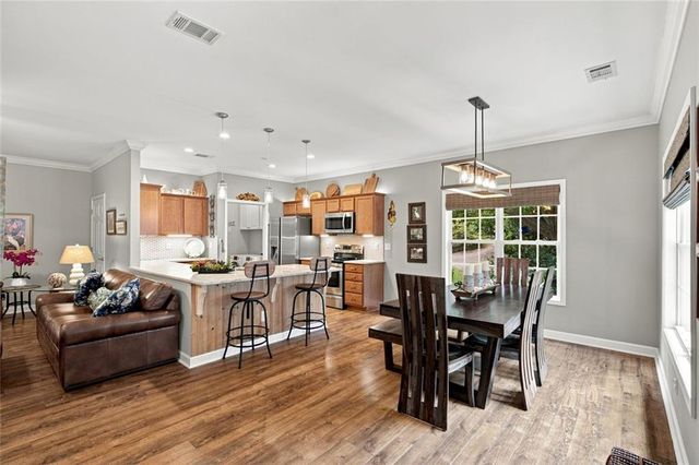 129 Holiday Road 22, Buford, GA 30518