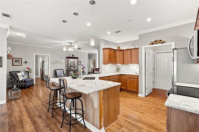 129 Holiday Road 22, Buford, GA 30518