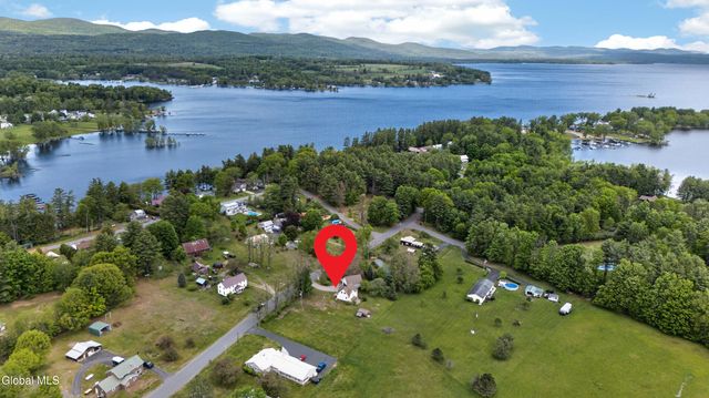 422 Vandenburgh Point Road, Mayfield, NY 12078