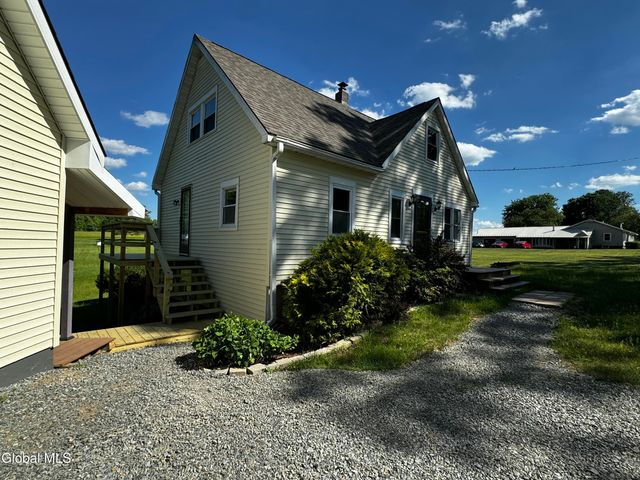 422 Vandenburgh Point Road, Mayfield, NY 12078