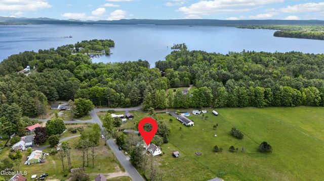 422 Vandenburgh Point Road, Mayfield, NY 12078