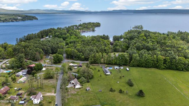 422 Vandenburgh Point Road, Mayfield, NY 12078