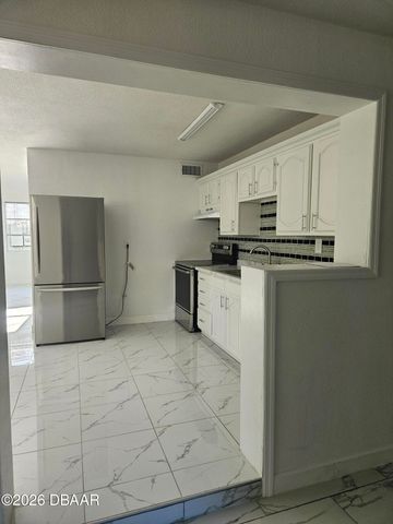 608 Doris Place, South Daytona, FL 32119