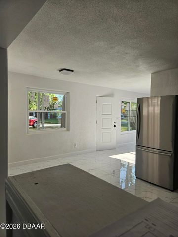 608 Doris Place, South Daytona, FL 32119