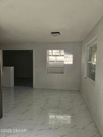 608 Doris Place, South Daytona, FL 32119