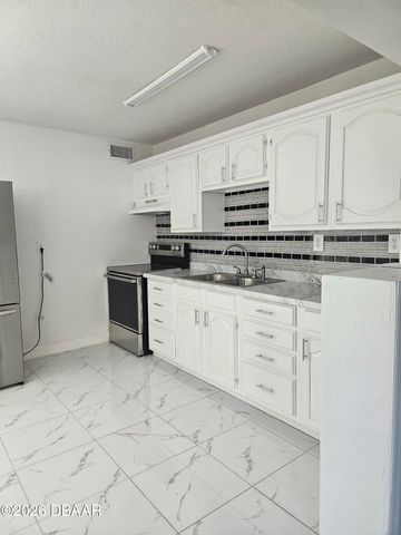 608 Doris Place, South Daytona, FL 32119