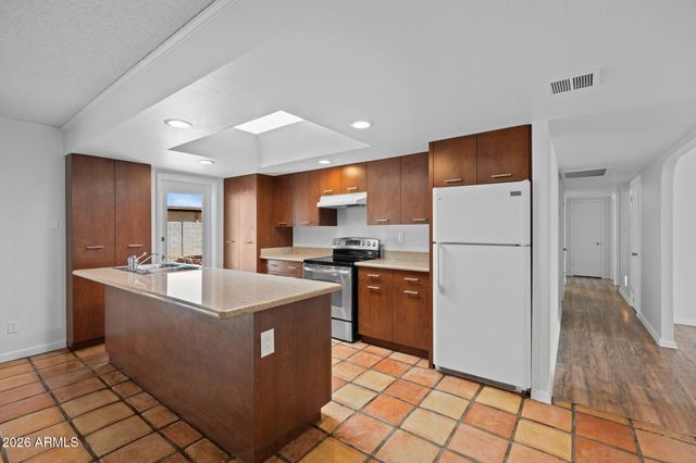 1664 E DEL RIO Drive, Tempe, AZ 85282