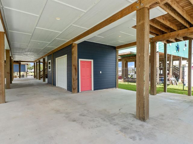 793 County Road 291, Sargent, TX 77414