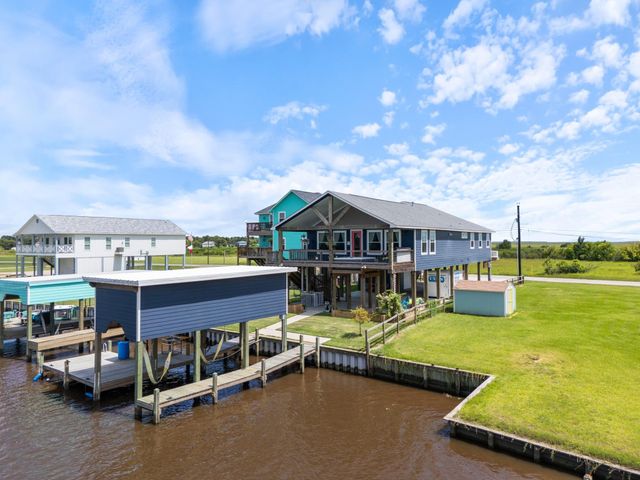 793 County Road 291, Sargent, TX 77414