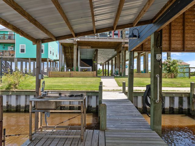 793 County Road 291, Sargent, TX 77414