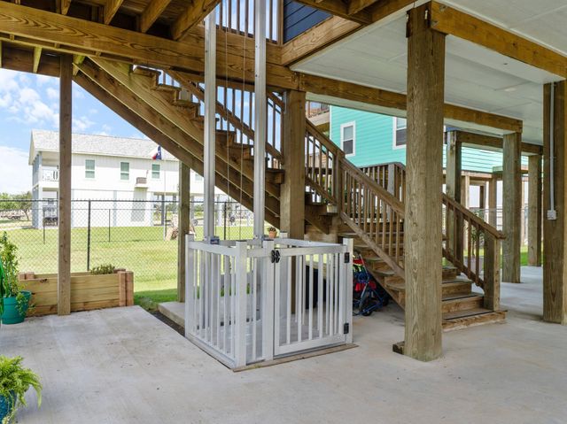 793 County Road 291, Sargent, TX 77414