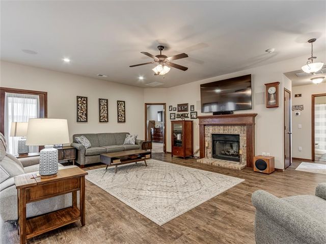 10901 SW 31st Street, Yukon, OK 73099