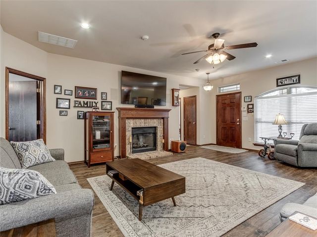 10901 SW 31st Street, Yukon, OK 73099