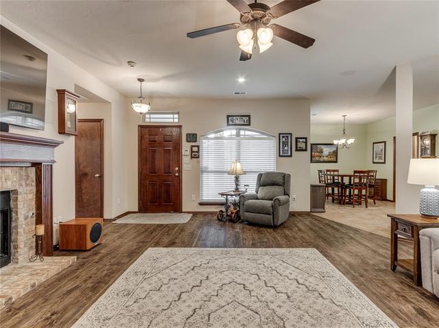 10901 SW 31st Street, Yukon, OK 73099
