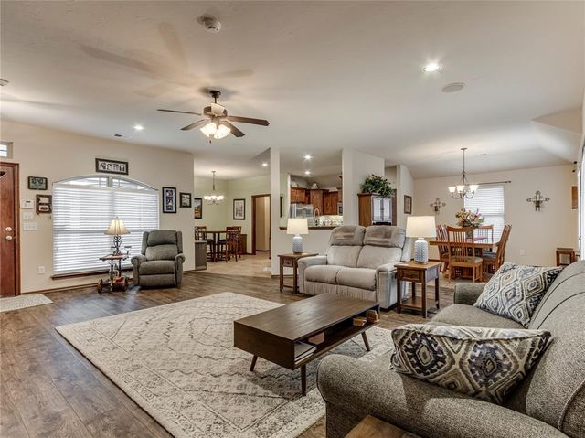 10901 SW 31st Street, Yukon, OK 73099