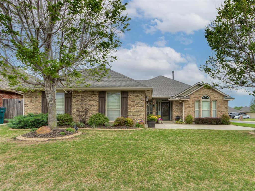 10901 SW 31st Street, Yukon, OK 73099
