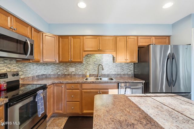 1022 Scribner Street, Maumee, OH 43537