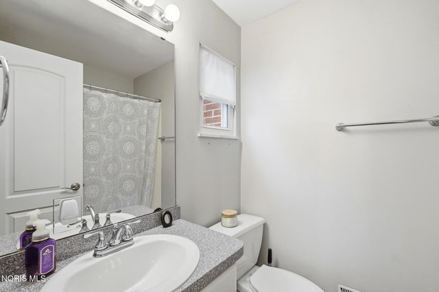 1022 Scribner Street, Maumee, OH 43537