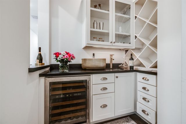 2815 Albans Road, Houston, TX 77005