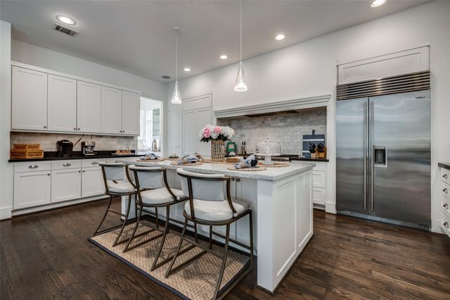 2815 Albans Road, Houston, TX 77005