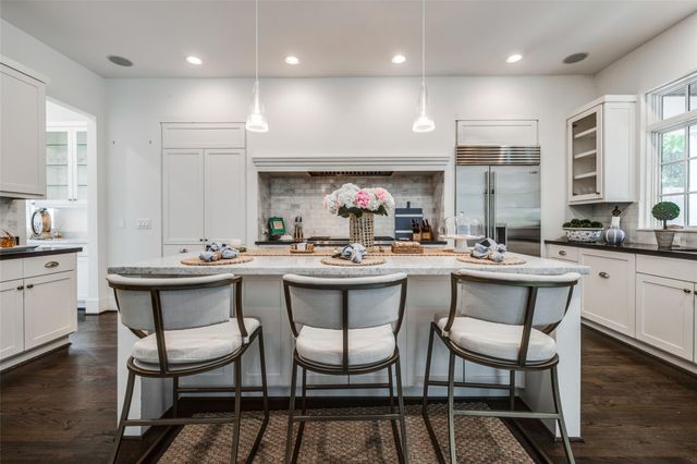 2815 Albans Road, Houston, TX 77005