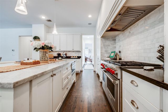 2815 Albans Road, Houston, TX 77005