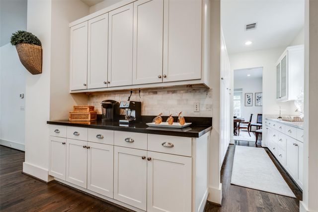 2815 Albans Road, Houston, TX 77005