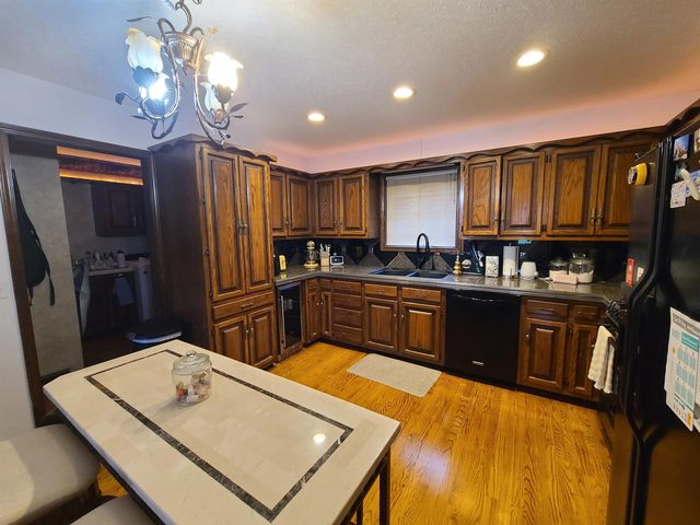 1950 Ridglea Dr., Salina, KS 67401