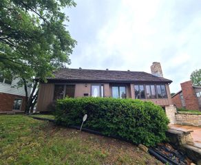 1950 Ridglea Dr., Salina, KS 67401