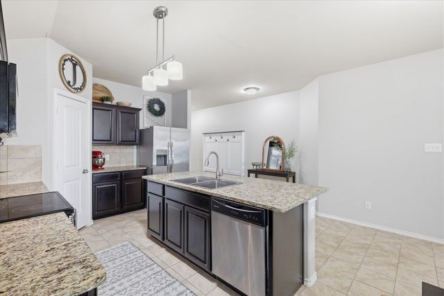 406 Calder Lane, Ponder, TX 76259