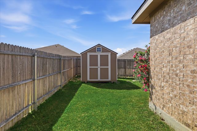 406 Calder Lane, Ponder, TX 76259