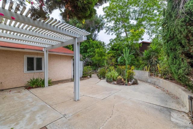 8231 Roy St, Lemon Grove, CA 91945