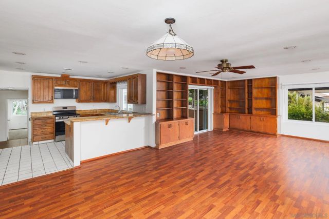 8231 Roy St, Lemon Grove, CA 91945