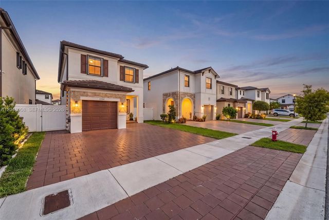 11024 W 35th Ln, Hialeah, FL 33018