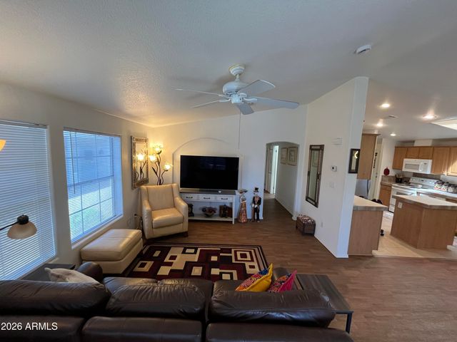 10960 N 67TH Avenue 136, Glendale, AZ 85304