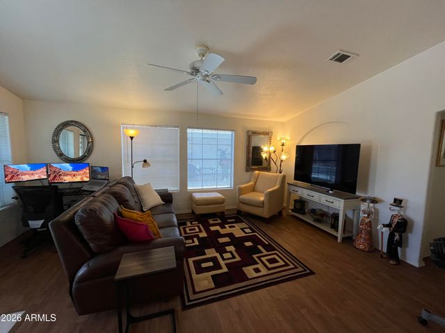 10960 N 67TH Avenue 136, Glendale, AZ 85304