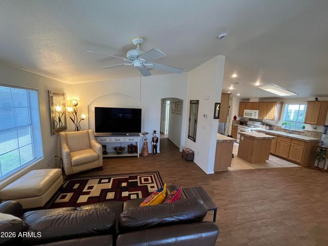 10960 N 67TH Avenue 136, Glendale, AZ 85304