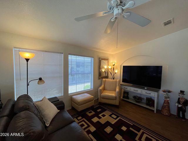10960 N 67TH Avenue 136, Glendale, AZ 85304