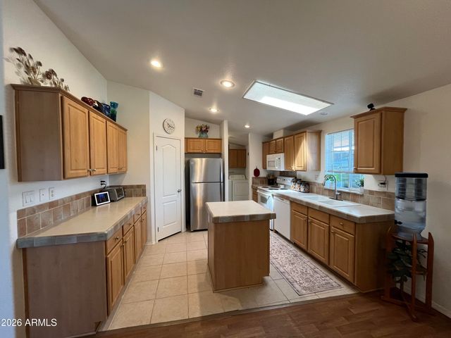 10960 N 67TH Avenue 136, Glendale, AZ 85304