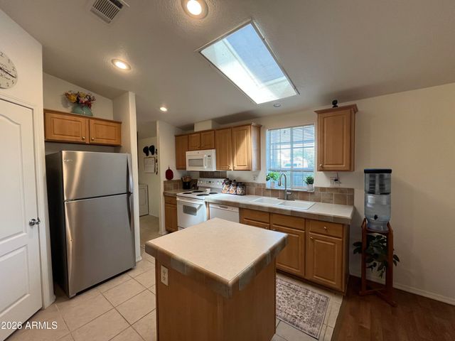 10960 N 67TH Avenue 136, Glendale, AZ 85304