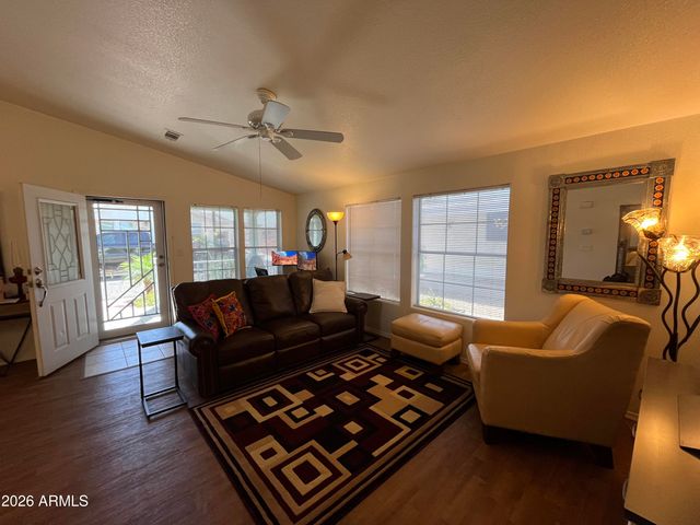 10960 N 67TH Avenue 136, Glendale, AZ 85304